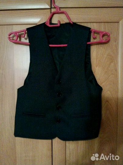 Жилетки новая и б/у, тёплая безрукавка