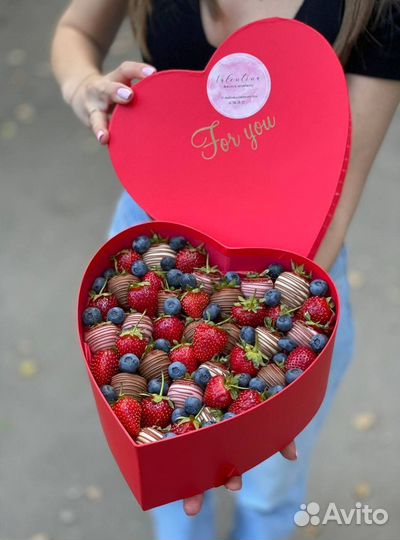 Сладкий подарочный набор. Клубника