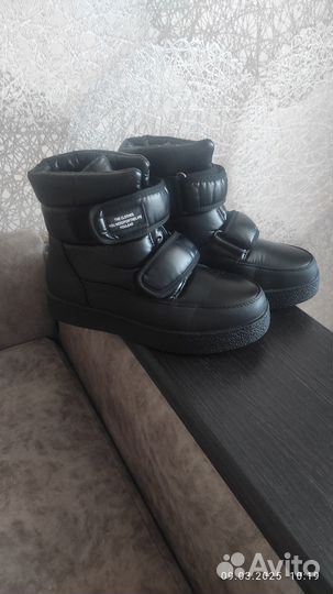 Дутики женские зимние