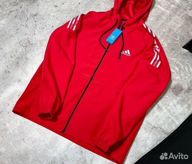Спортивные костюмы Adidas