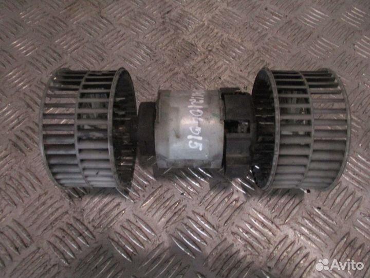 Моторчик печки Bosch 0130101616