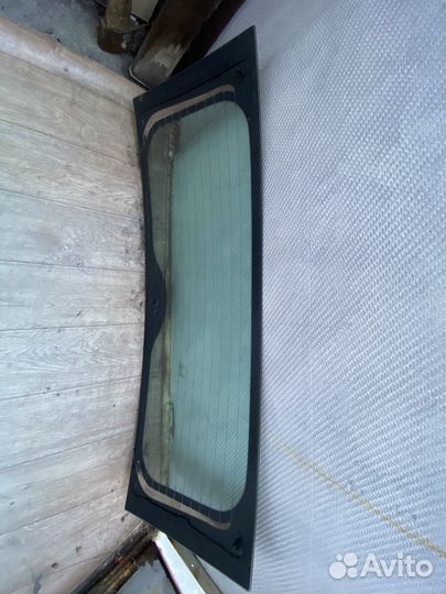 Стекло крышки багажника