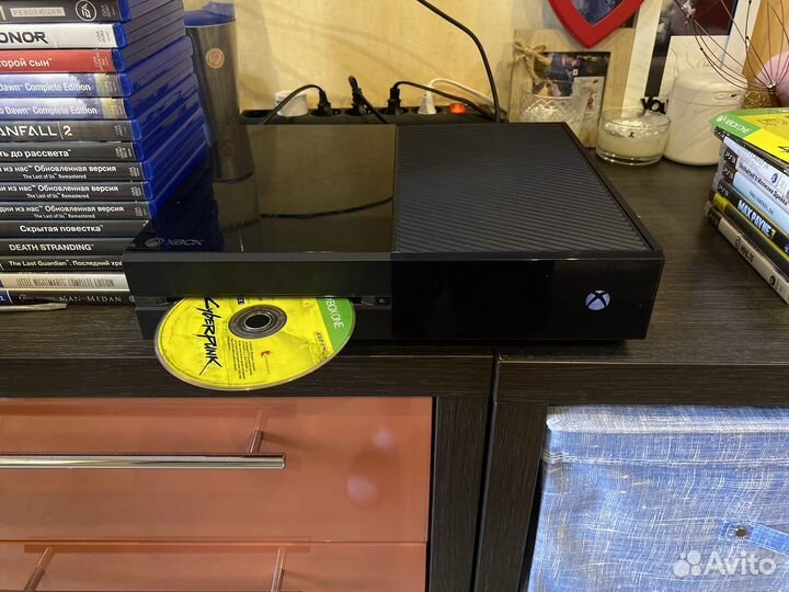 Xbox One 500Gb + диски