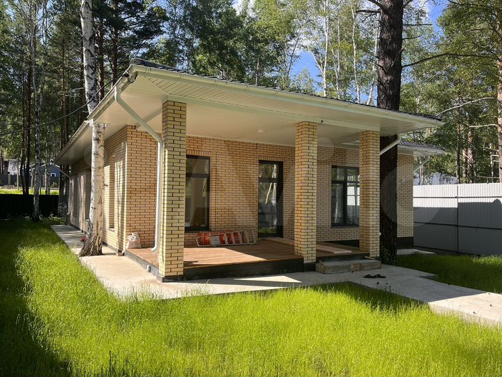 Дом 180 м² на участке 9 сот.