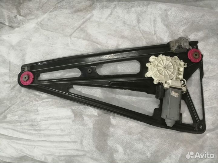 Электростеклоподьемник BMW 7 e38