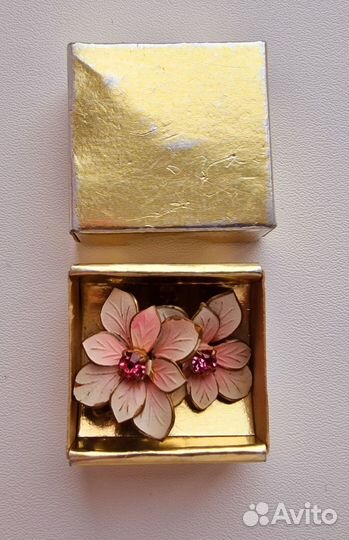 Винтажные клипсы цветы, чехословакия
