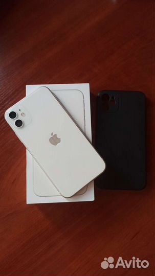 Телефон iPhone 11