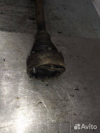 Полуось передняя левая Volkswagen Golf 5 2004