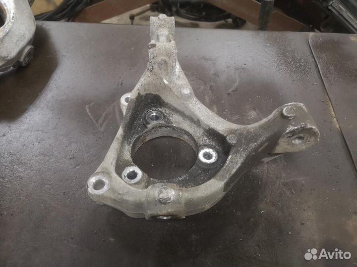 Кулак поворотный правый Антара Каптива, алюм