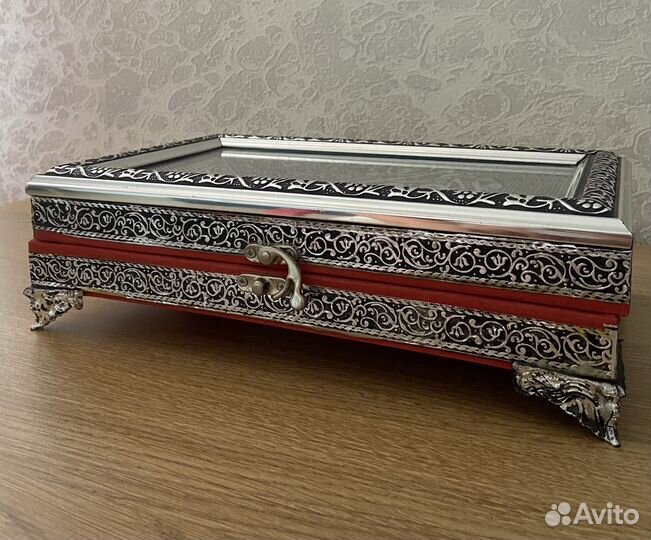 Шкатулка для украшений