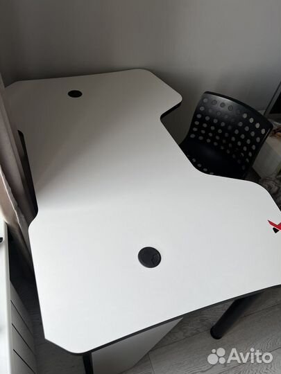 Компьютерный стол IKEA