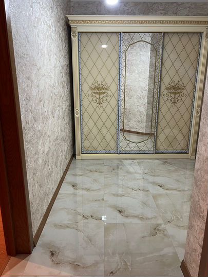 2-к. квартира, 73 м², 1/8 эт.