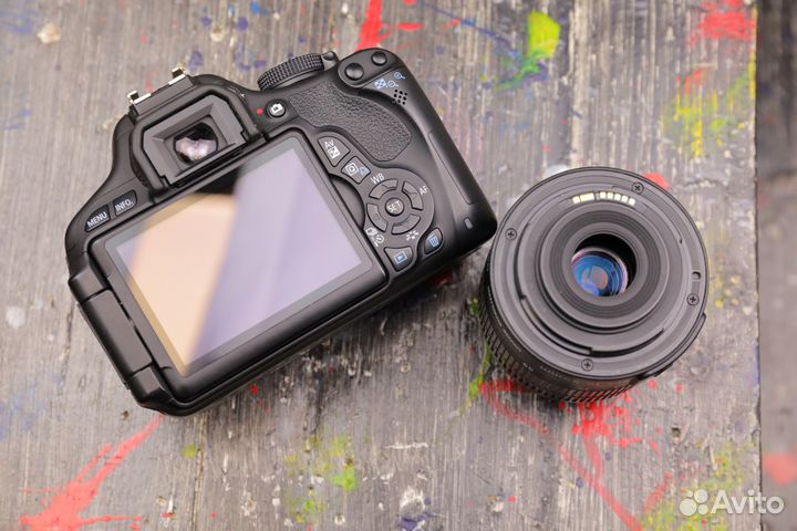 Canon EOS 600D kit EF-S 18-55mm f/3.5-5.6 IS II s