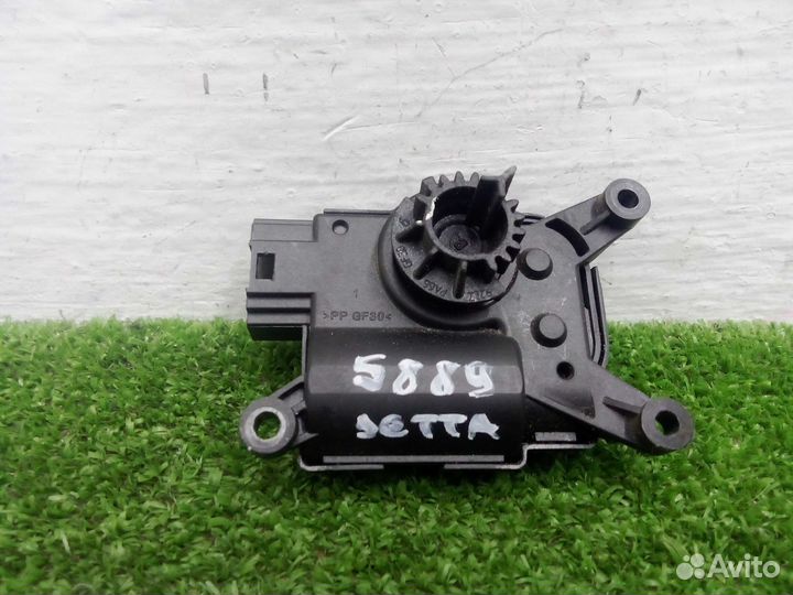Моторчик заслонки печки Volkswagen Jetta 7 2Q0907511G