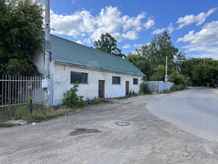 Помещение 194 м², земля 700м²