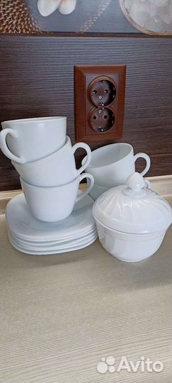 Чайные чашки с блюдцами