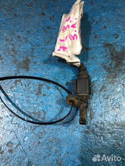 Датчик ABS задний правый Volkswagen Touareg GP