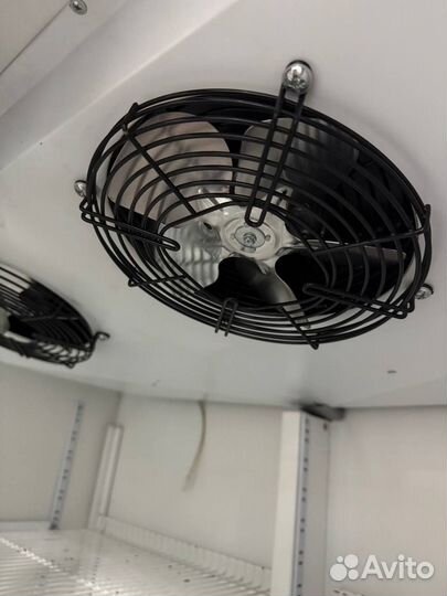 Холодильный шкаф