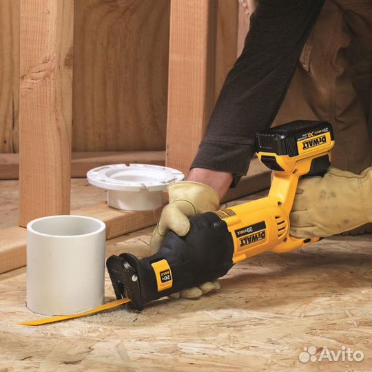 DeWalt DCS380 - аккумуляторная сабельная пила 20В