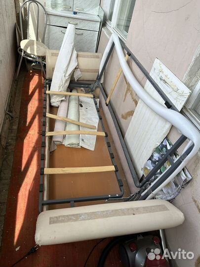 Комод кровать диван