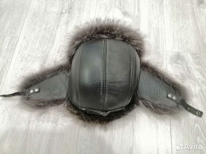 Меховая кожаная шапка
