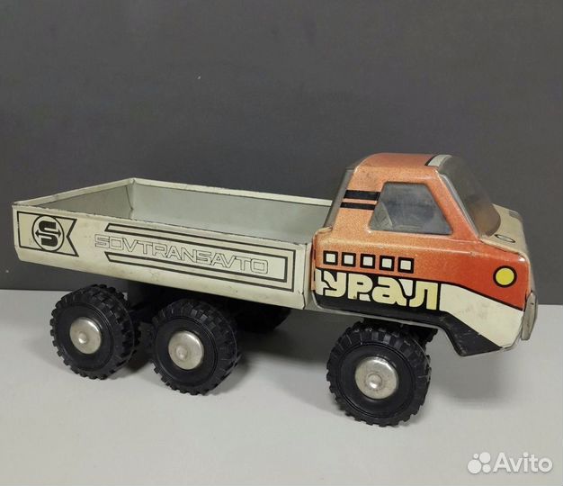 Грузовик Урал металл СССР