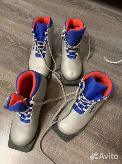 Лыжные ботинки