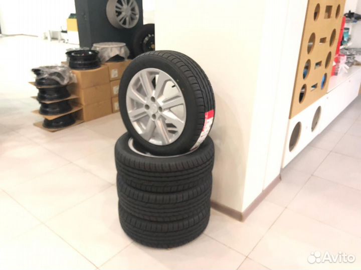 Three-A P606 195/55 R16