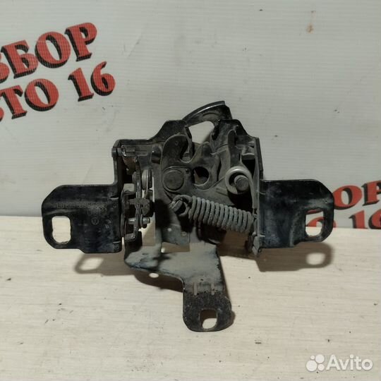 Замок капота Volkswagen Bora