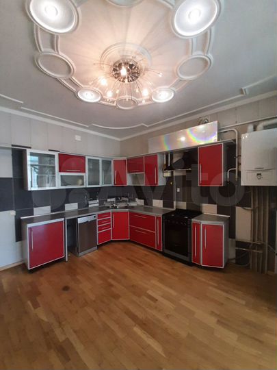 3-к. квартира, 123,4 м², 2/10 эт.