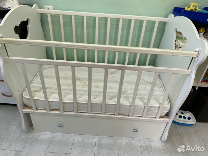Детская кроватка