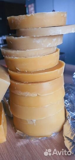 Воск пчелиный без примесей для свечей косметики