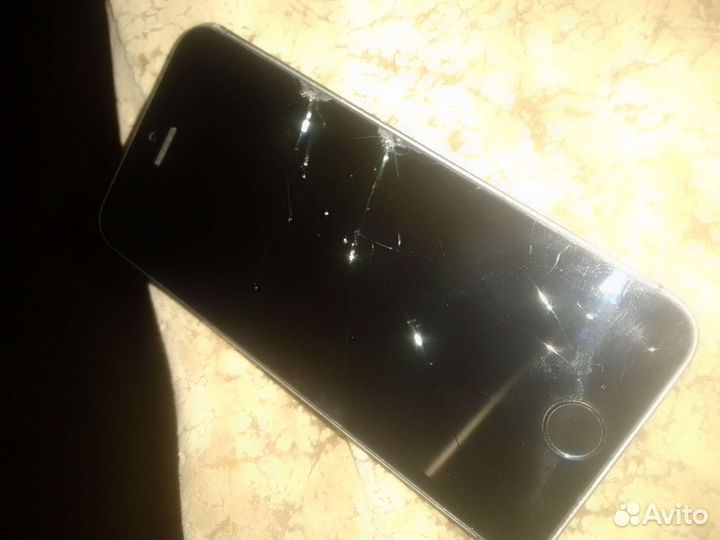 iPhone SE черный