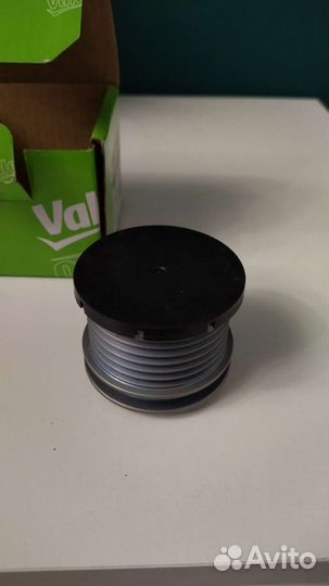 Шкив генератора /обгонная муфта Valeo 588048 новая