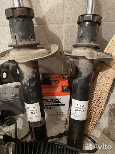 Амортизаторы вкруг Octavia A5 sachs