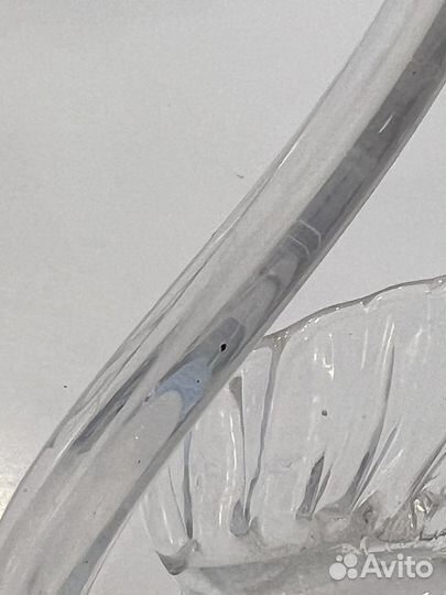 Лебеди стекло