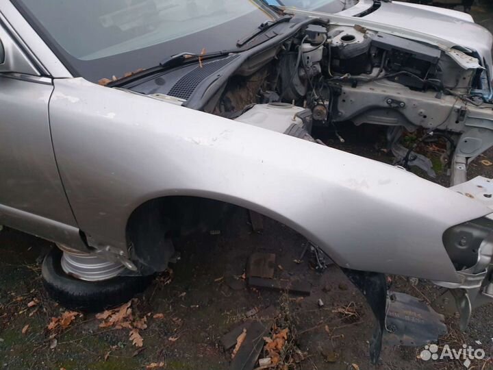 Крыло переднее правое millenia