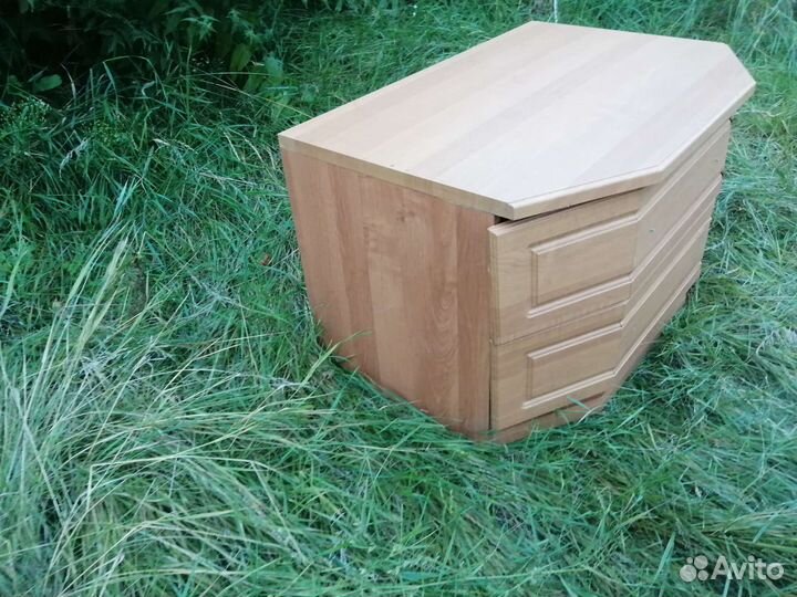 Тумба прикроватная