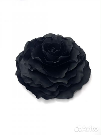 Брошь-цветок из шелка 20 см