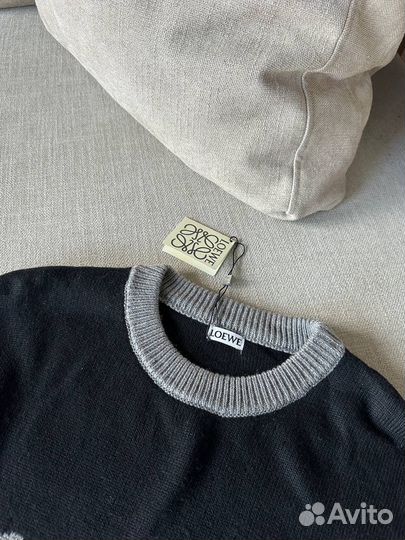 Свитер loewe женский