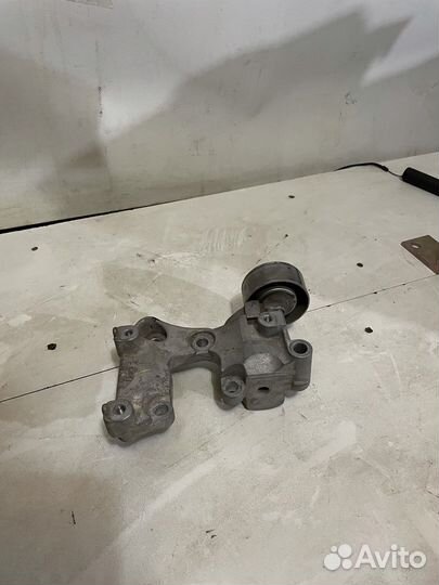 Натяжитель ремня Toyota Camry XV40/Rav 4