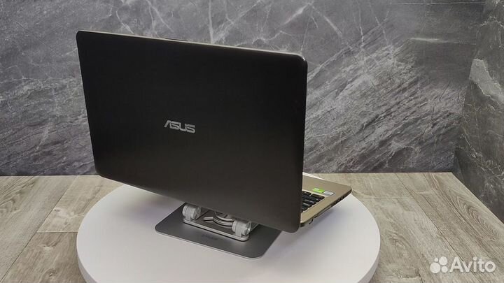 Asus R540UB / i3 / GeForce mx110 / 6Gb / SSD