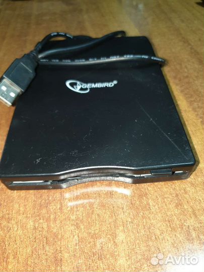 Внешние считыватели USB floppy и магнит.карт