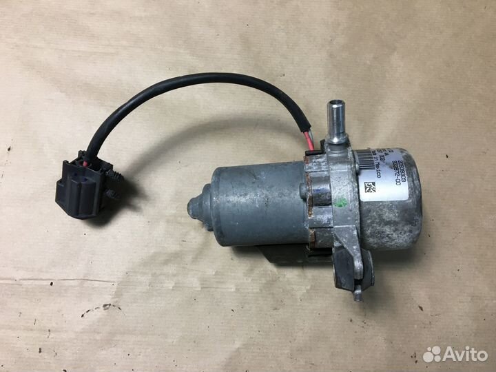 Вакуумный насос Cadillac SRX II 09-16