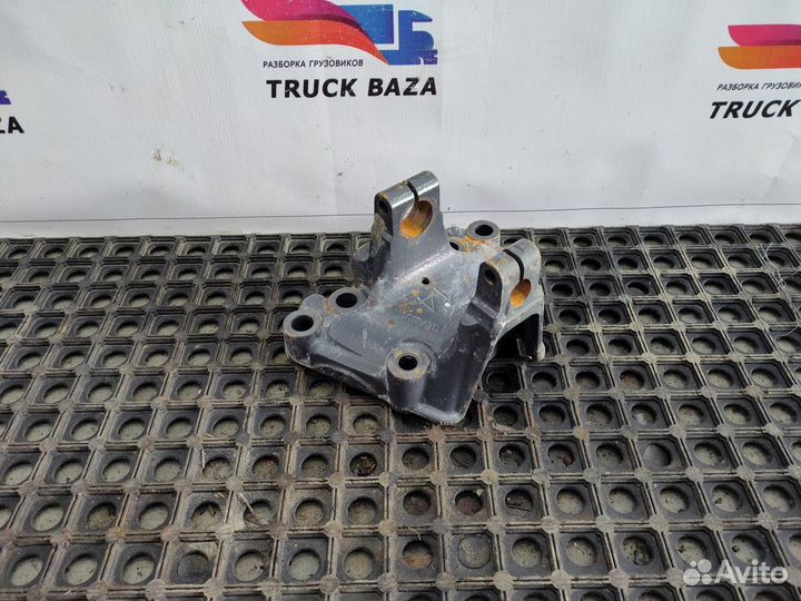 Кронштейн передней рессоры левый Scania 5-series