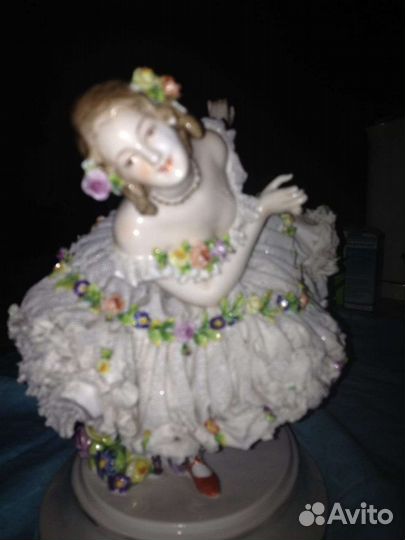 Статуэтка кружевная.Фарфор Германия. Фолькштедт