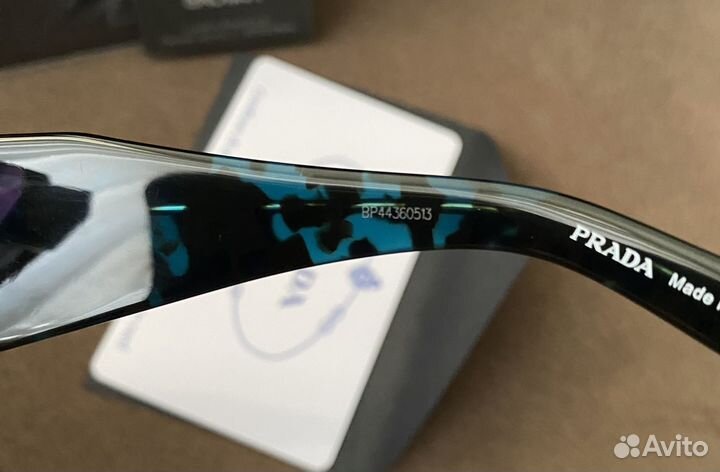 Очки Prada
