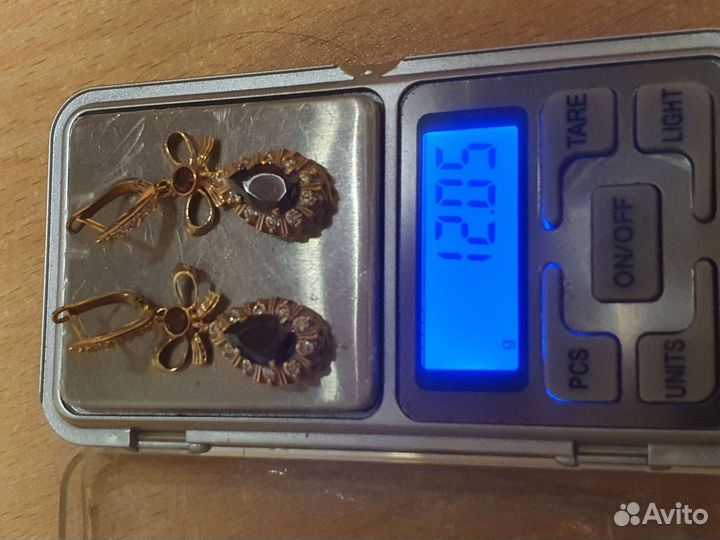 Золотые серьги