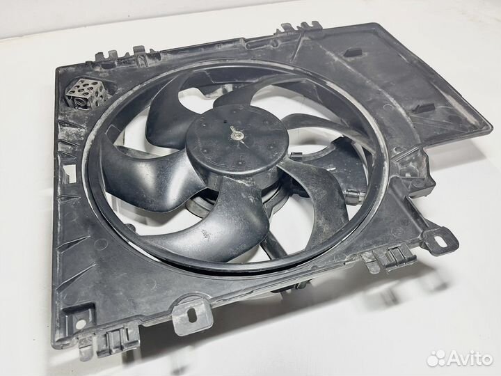 Вентилятор радиатора Nissan Note
