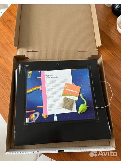 Когтеточка картонная напольная с игрушкой